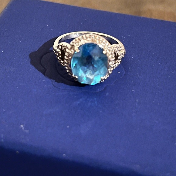 Blue Topaz ring Size 7 - Picture 3 of 6